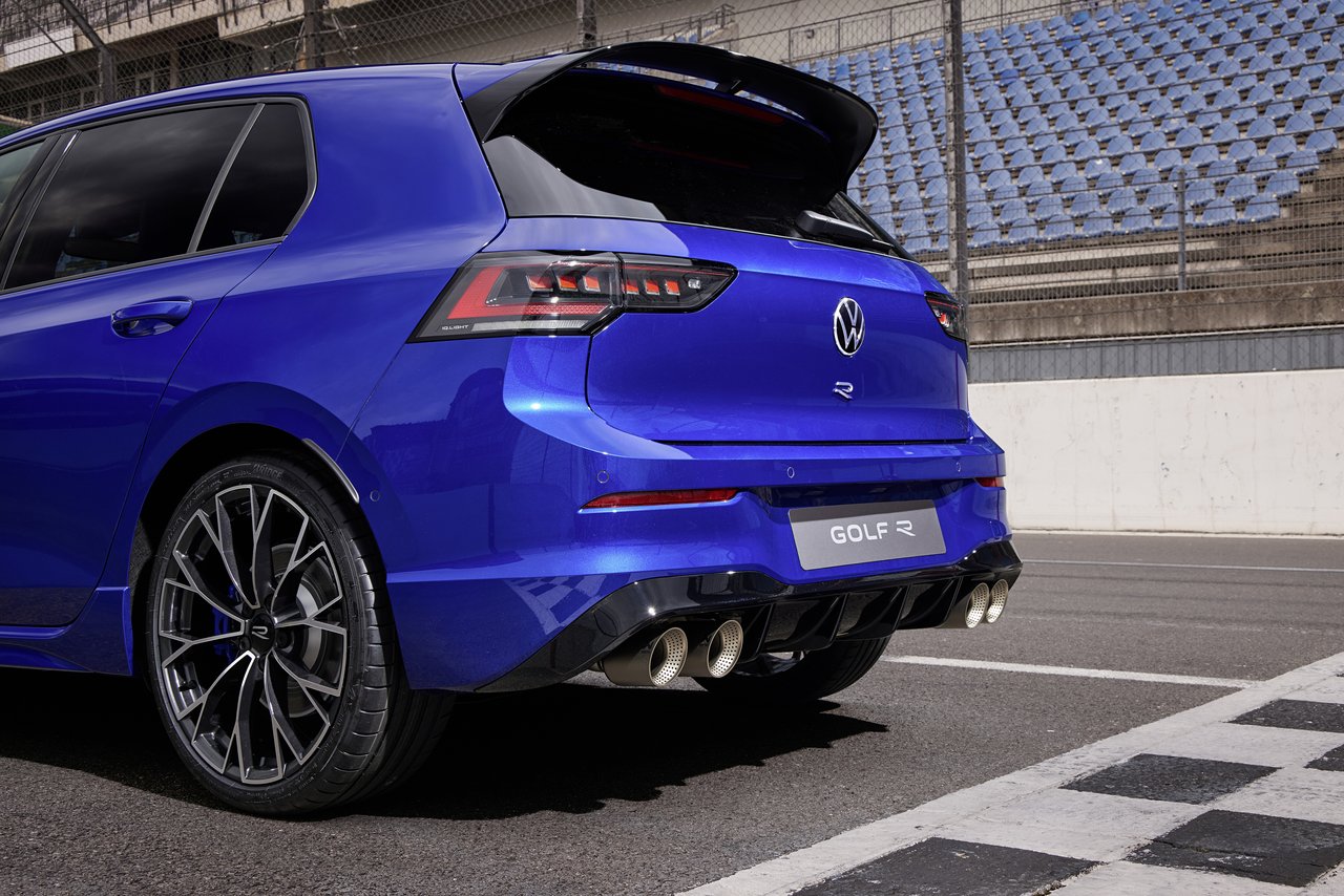 Volkswagen Golf - Miniature 5