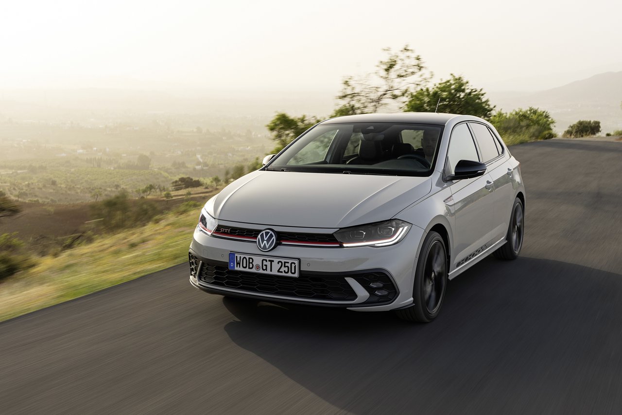Volkswagen Polo - Miniature 2