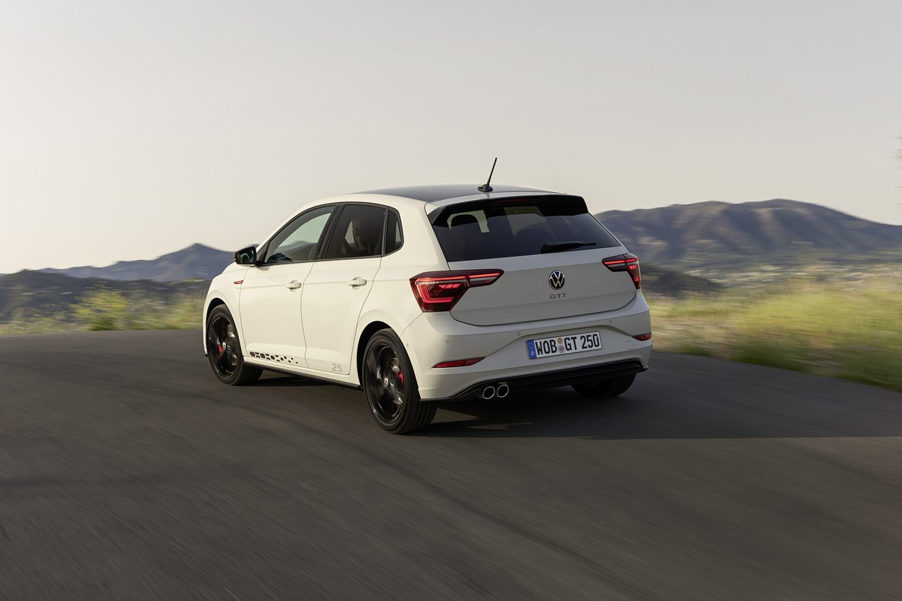 Volkswagen Polo - Miniature 3
