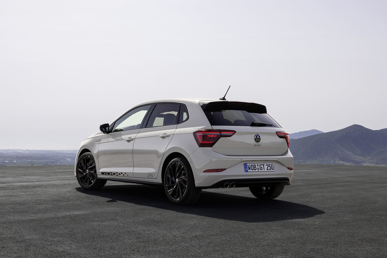 Volkswagen Polo - Miniature 6