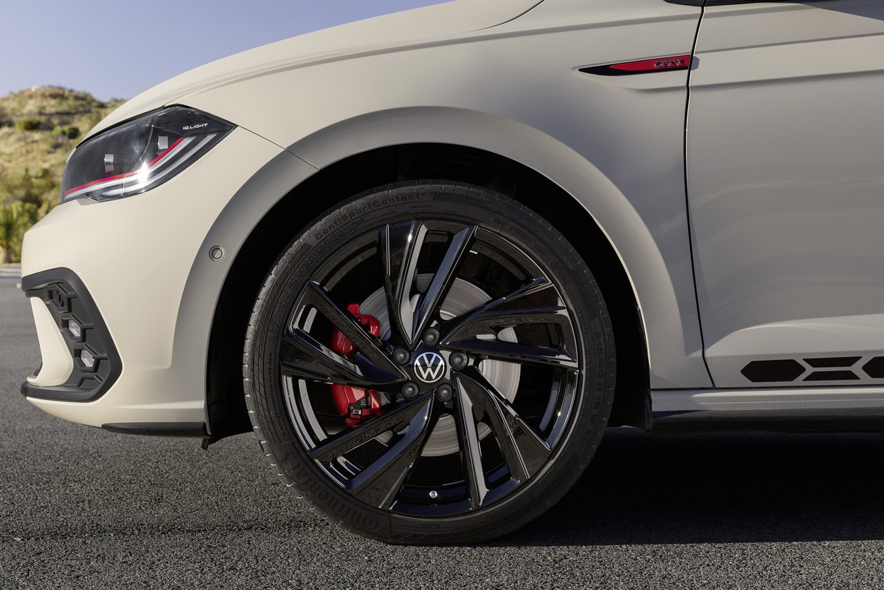 Volkswagen Polo - Miniature 8