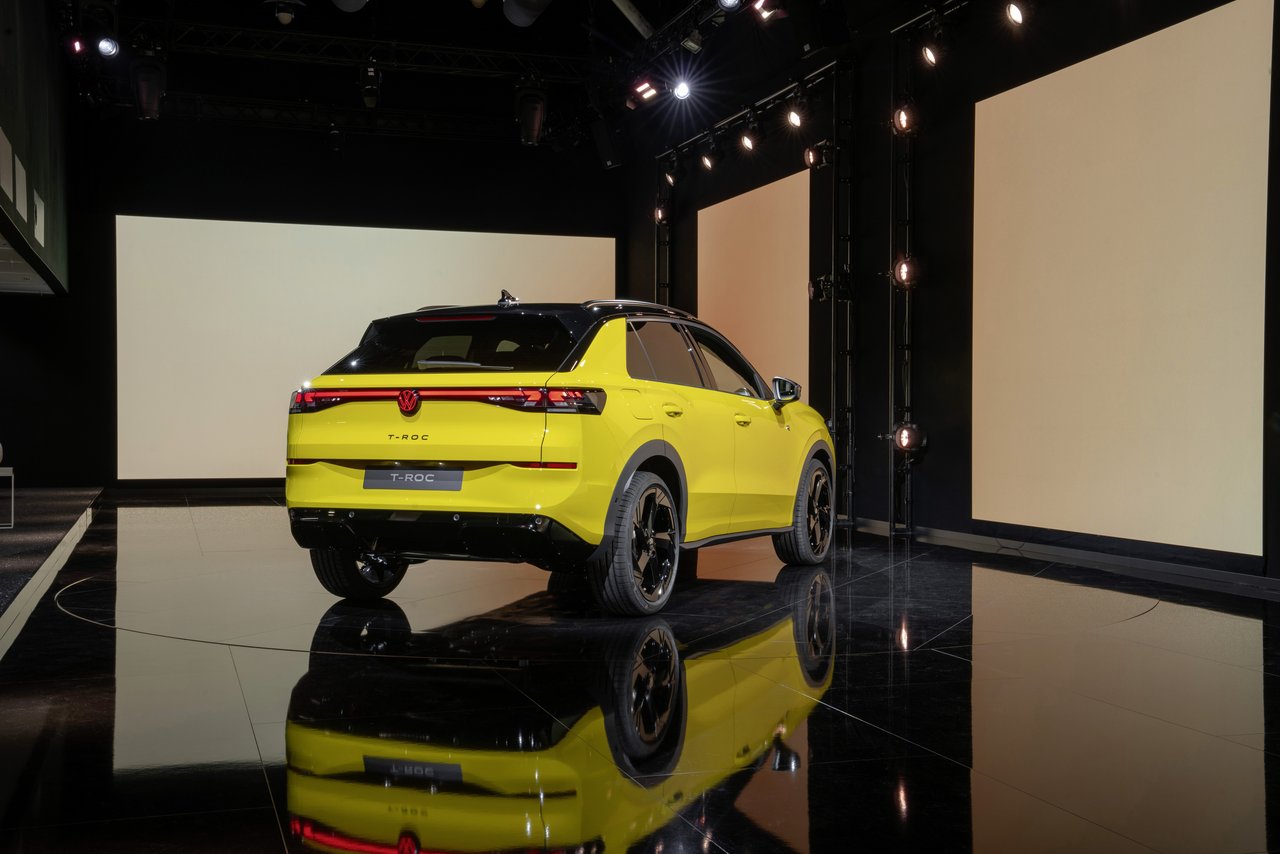 Volkswagen T-ROC - Miniature 2
