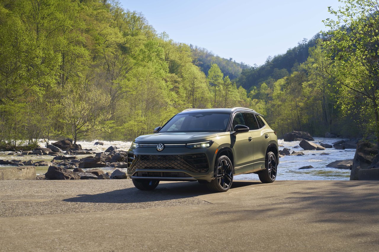 Volkswagen Tiguan - Miniature 2