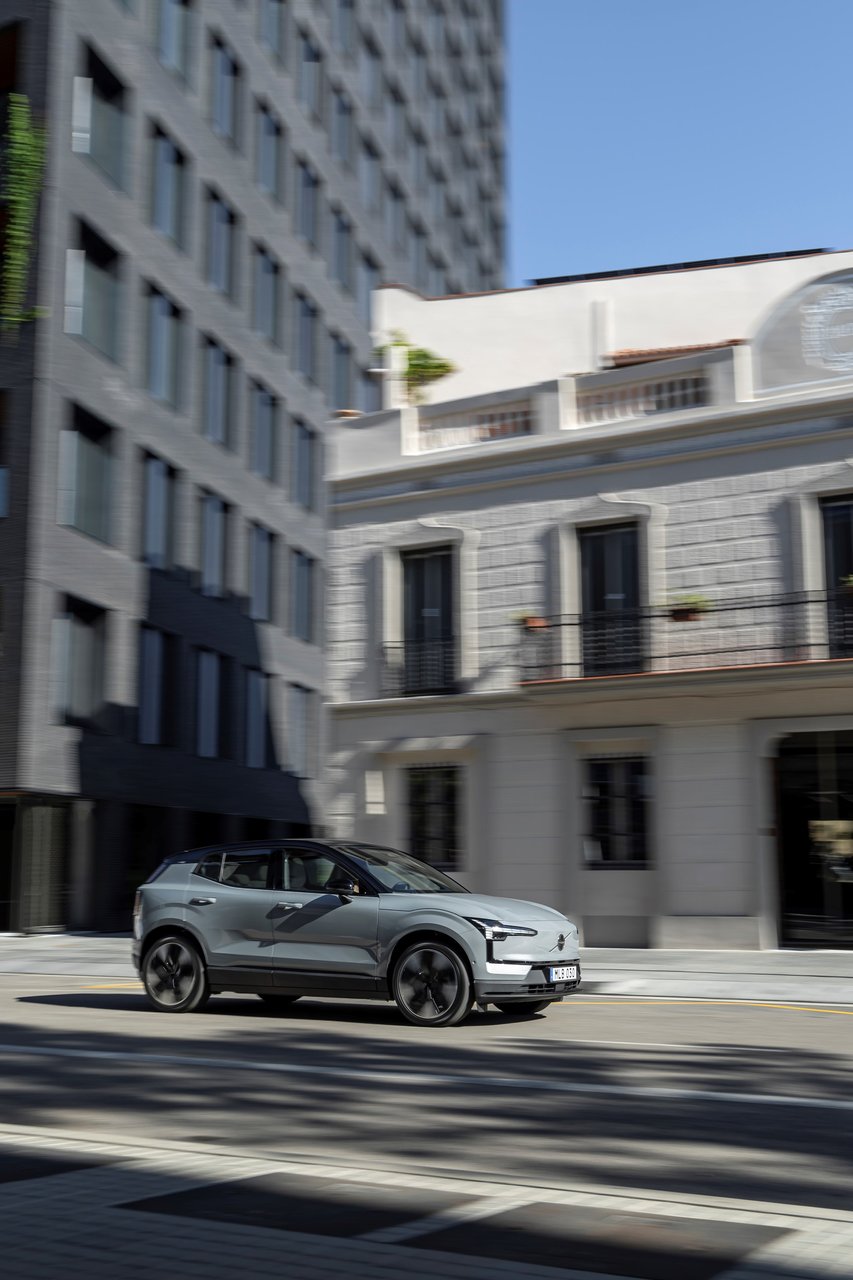 Volvo EX30 - Miniature 4