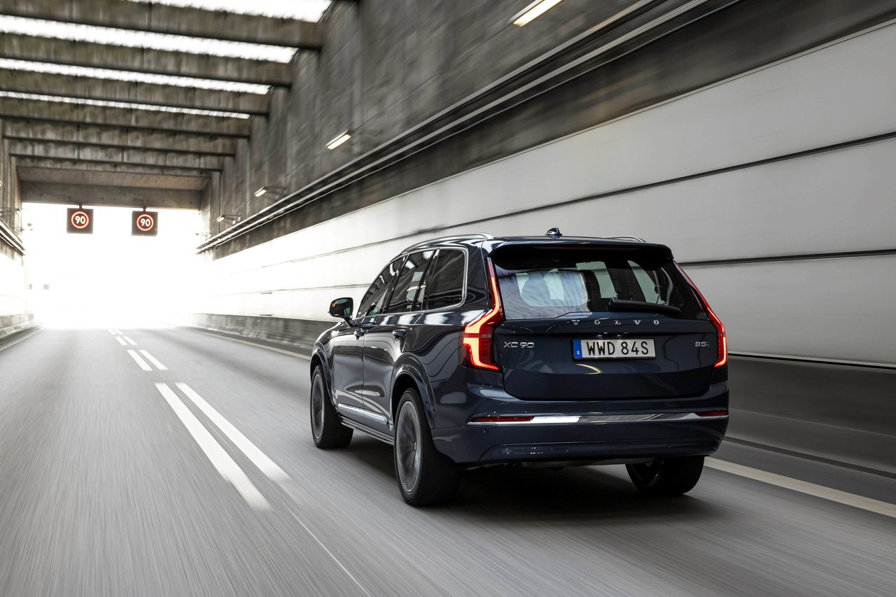 Volvo XC90 - Miniature 3