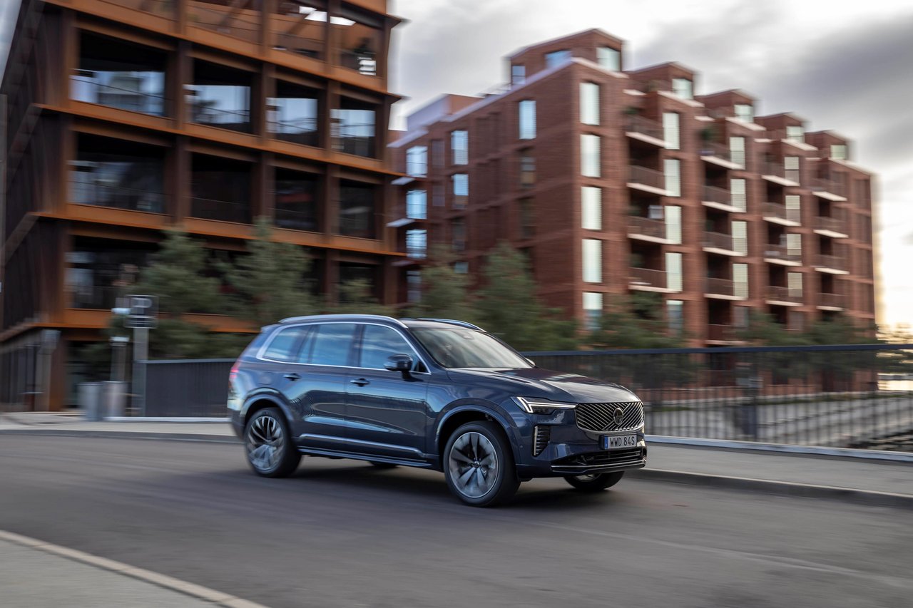 Volvo XC90 - Miniature 4