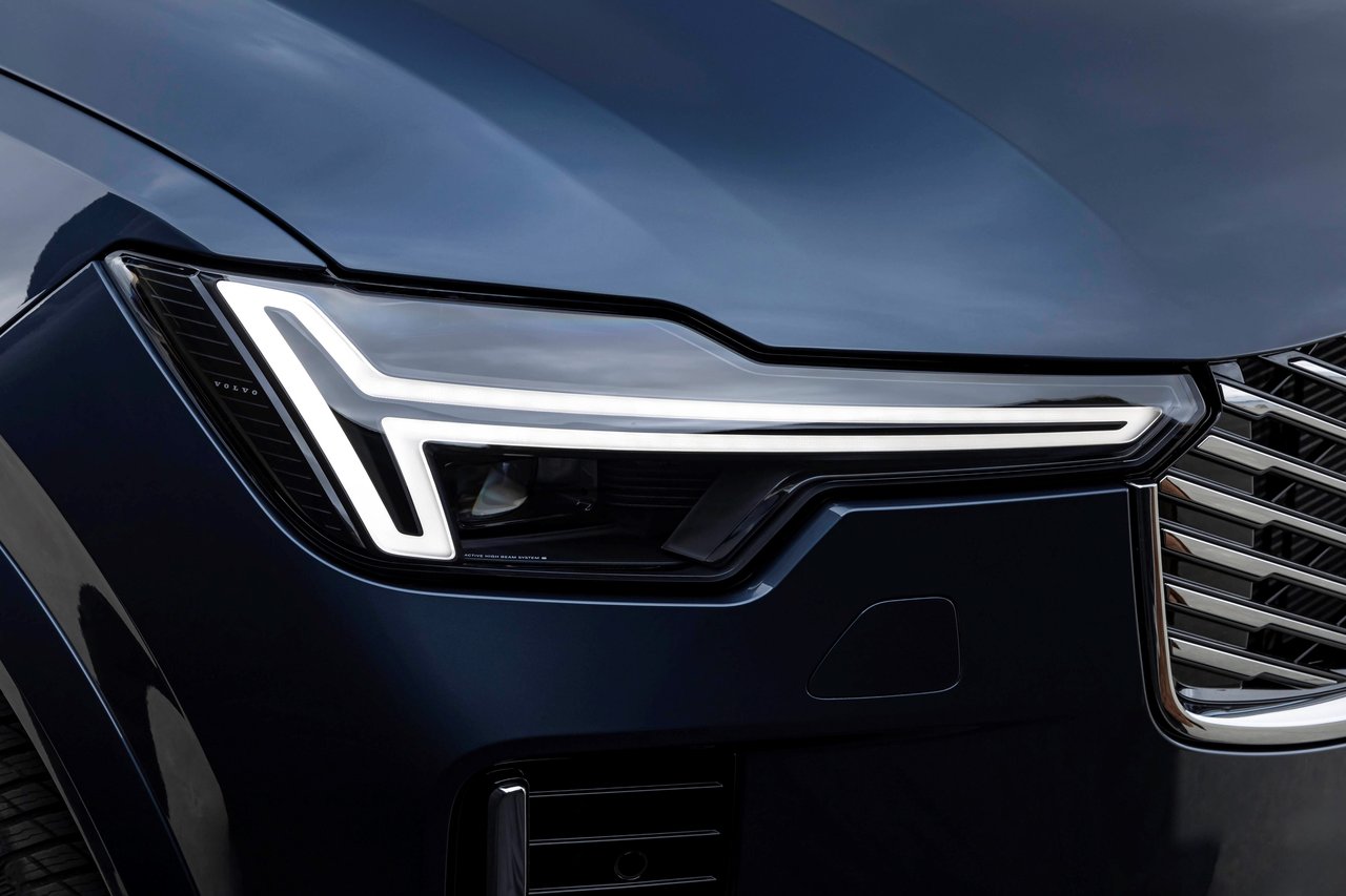 Volvo XC90 - Miniature 7